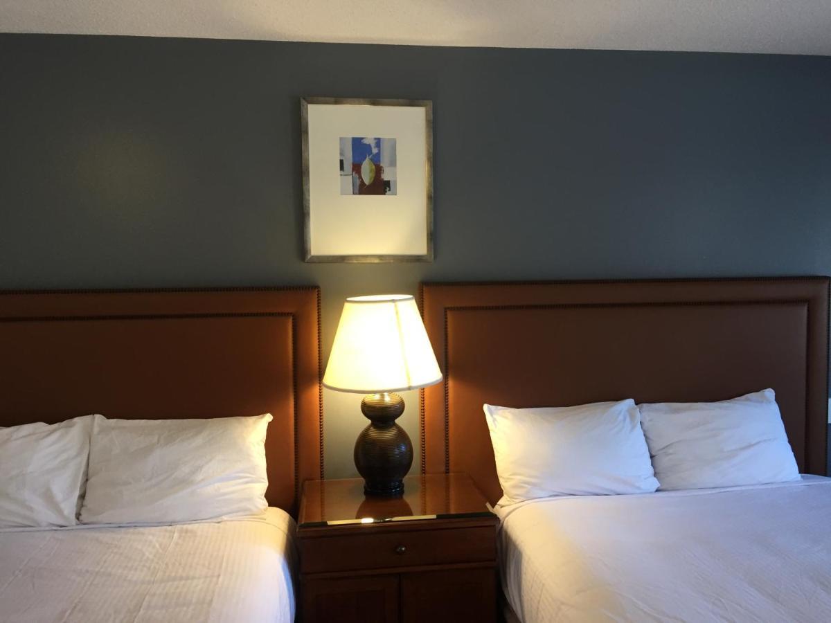 Vip Motel Parksville Exterior photo