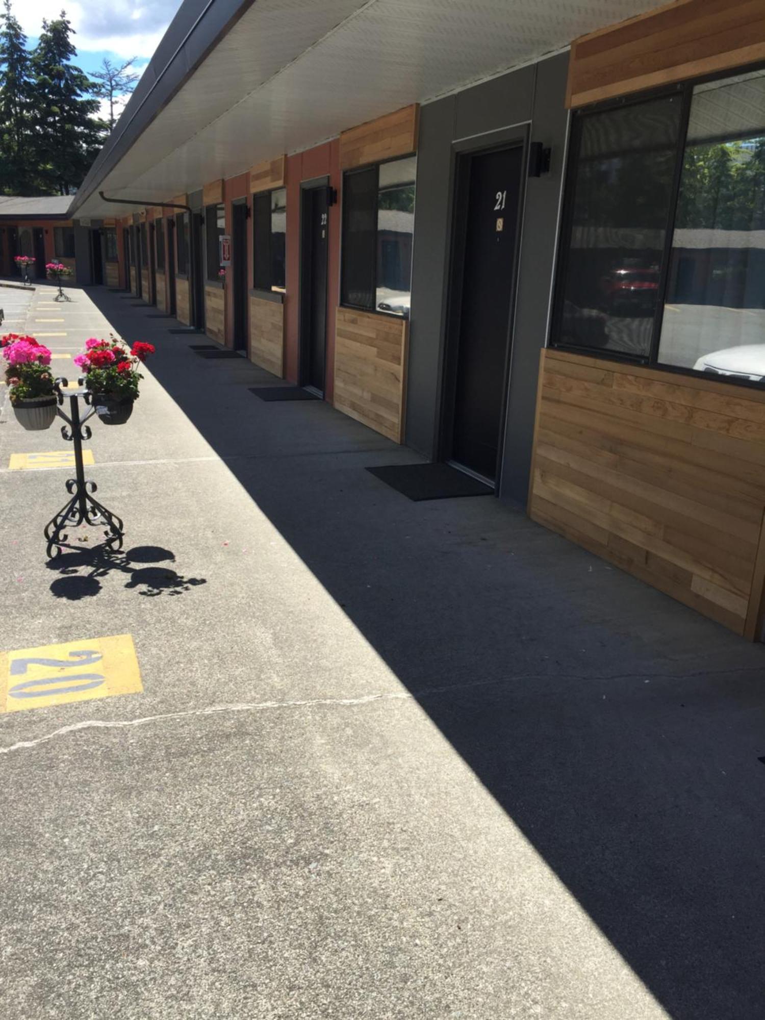 Vip Motel Parksville Exterior photo