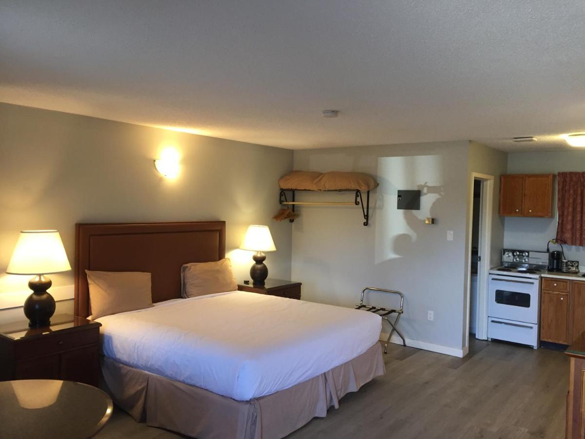 Vip Motel Parksville Exterior photo