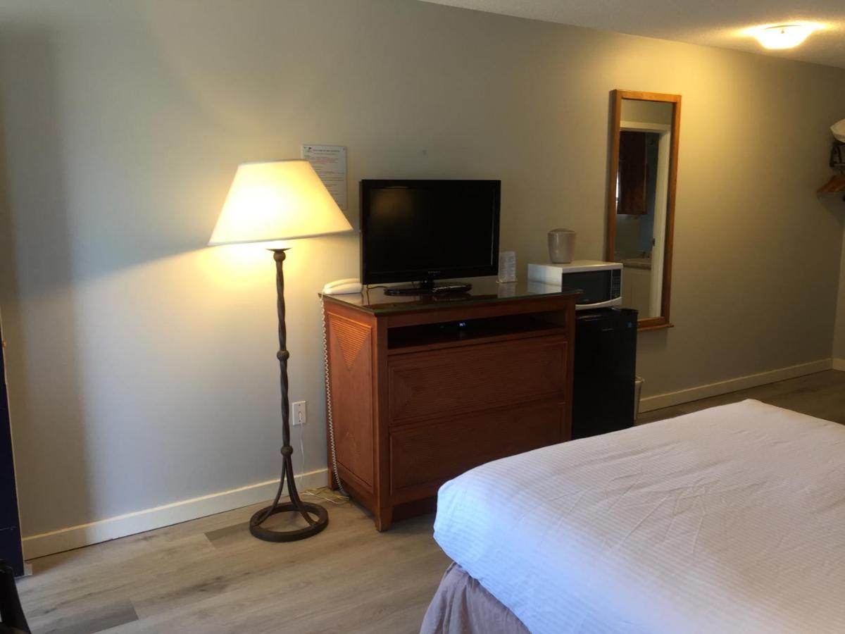 Vip Motel Parksville Exterior photo