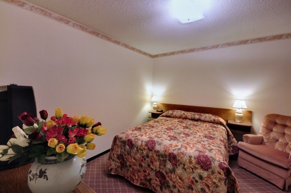Vip Motel Parksville Exterior photo